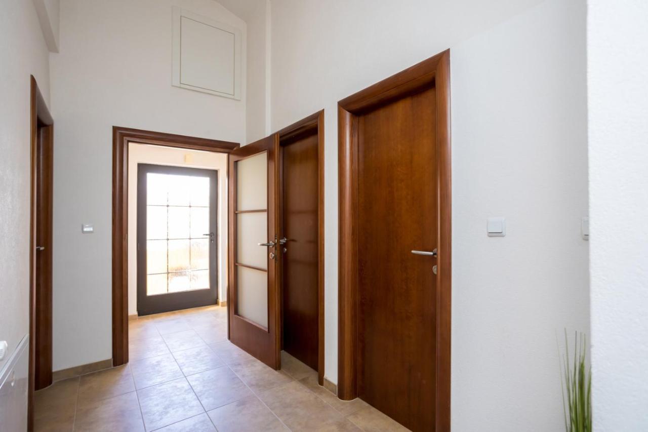 Apartmani Beba Omišalj Exterior foto