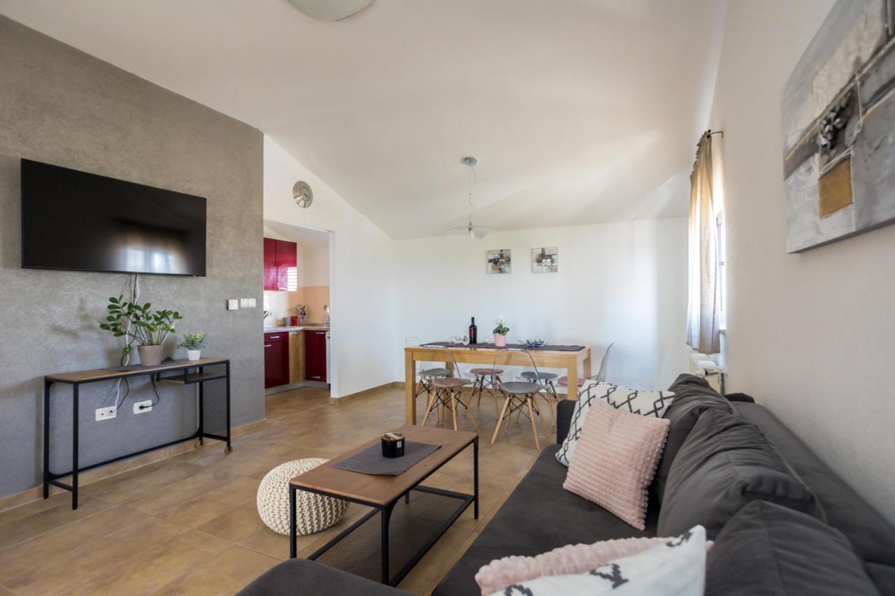 Apartmani Beba Omišalj Exterior foto