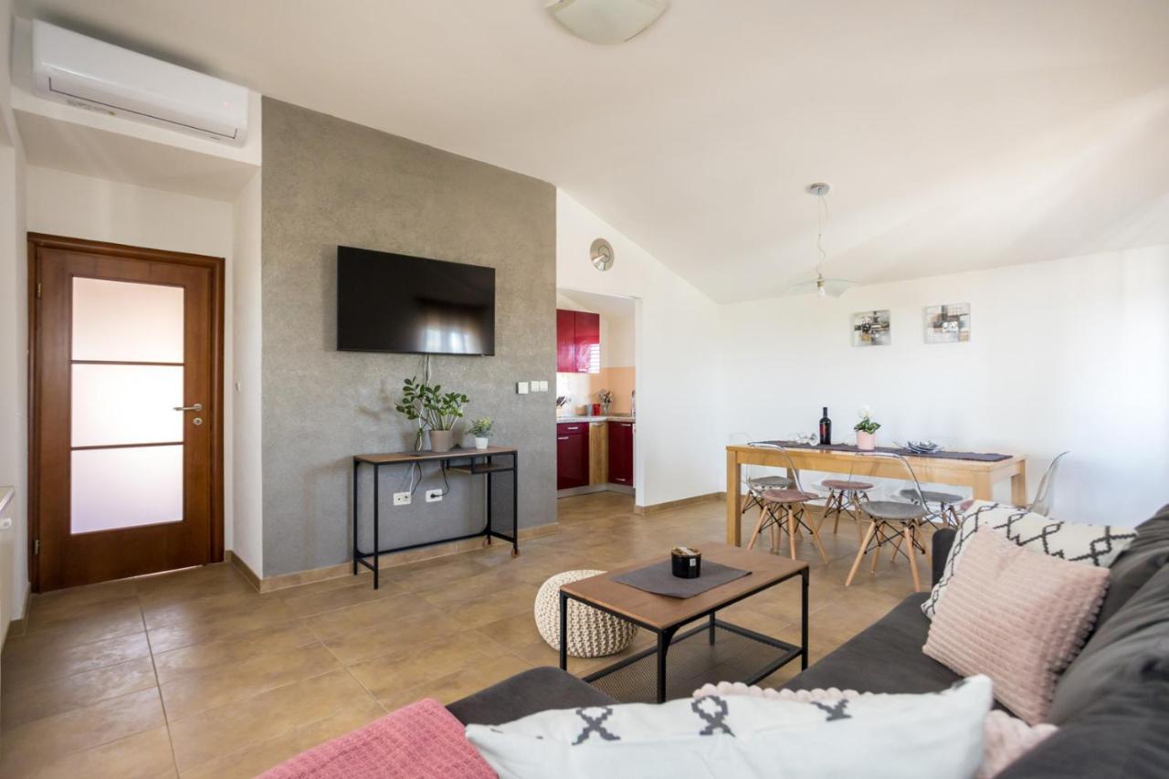 Apartmani Beba Omišalj Exterior foto